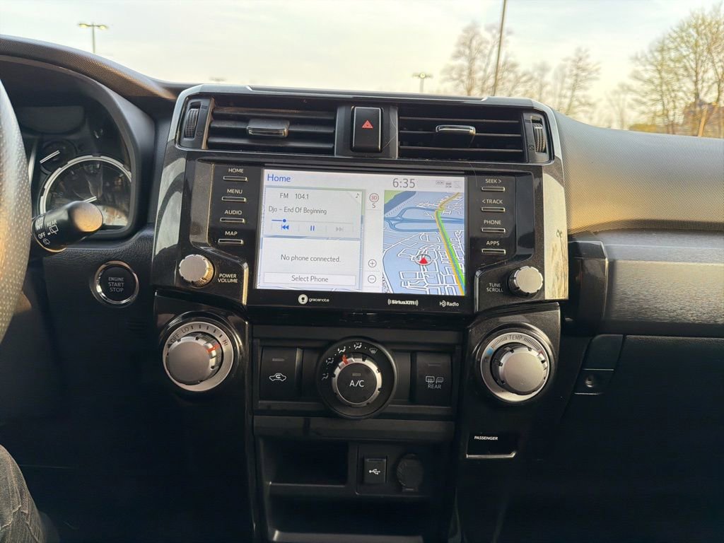 Used 2021 Toyota 4Runner Venture w/ Moonroof Package AWD/4WD image 29