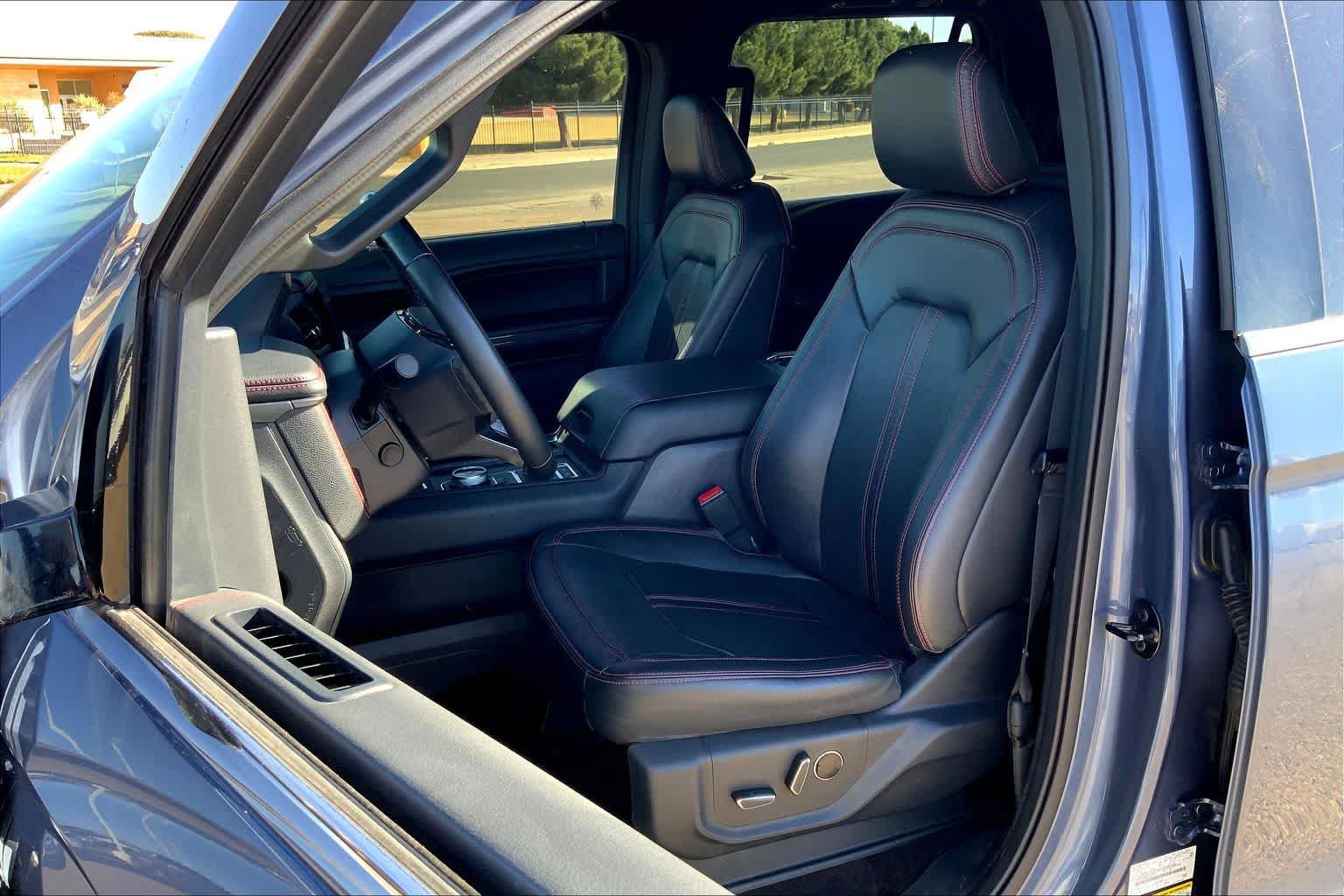 Used 2023 Ford Expedition Limited AWD/4WD image 8