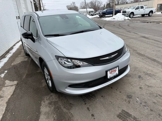 New 2026 Chrysler Voyager LX image 3