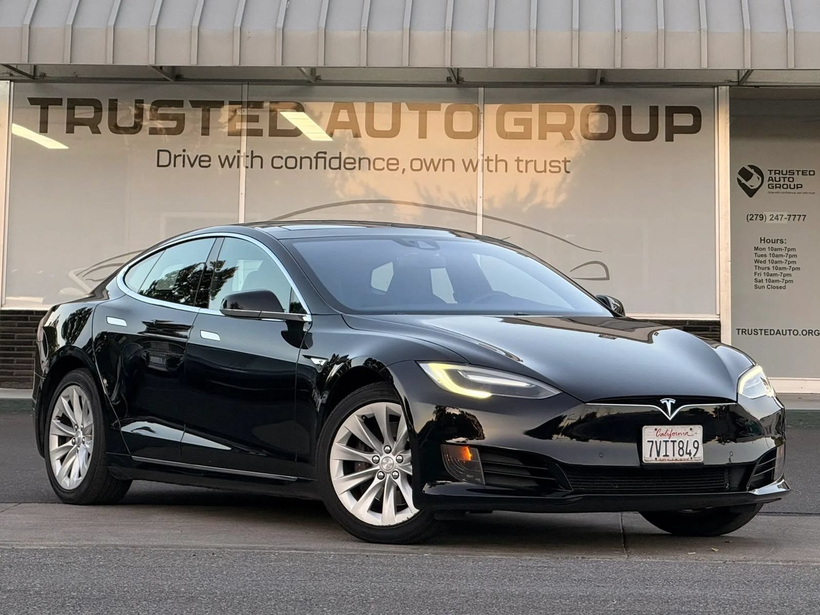 Used 2016 Tesla Model S 75 RWD image 2