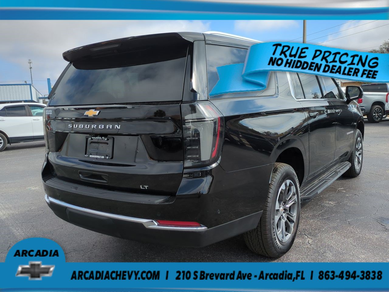 Used 2025 Chevrolet Suburban LT w/ Comfort Package RWD image 4