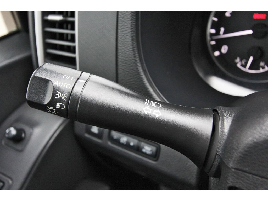Used 2022 Nissan Frontier SV AWD/4WD image 15
