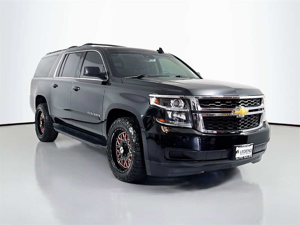 Used 2020 Chevrolet Suburban LT image 3