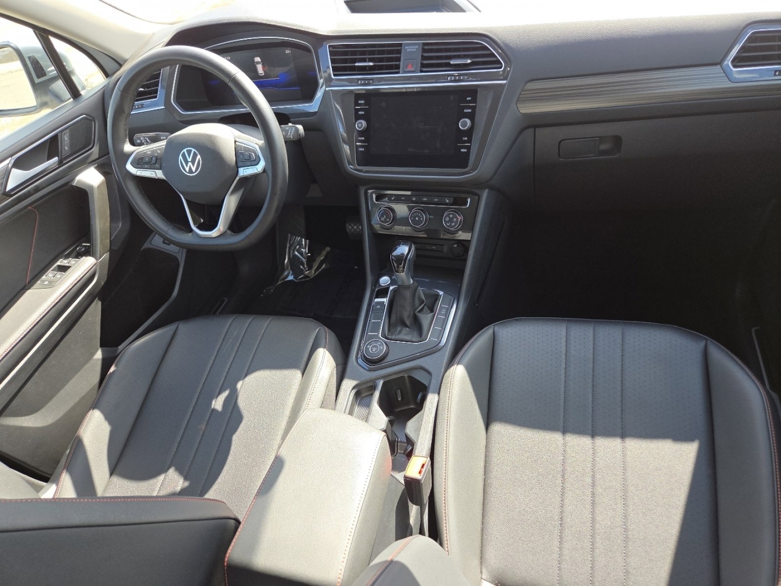 Used 2024 Volkswagen Tiguan Wolfsburg Edition AWD/4WD image 26