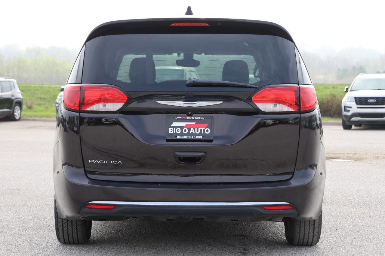Used 2017 Chrysler Pacifica Touring Plus image 10