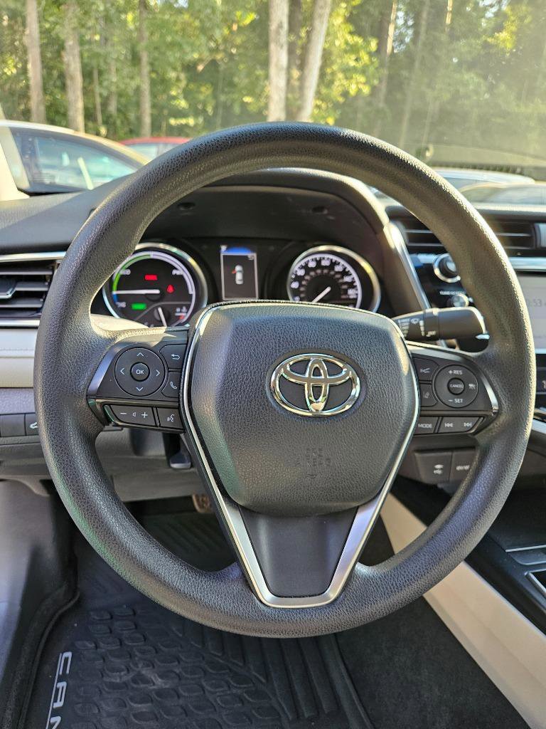 Used 2018 Toyota Camry LE image 12