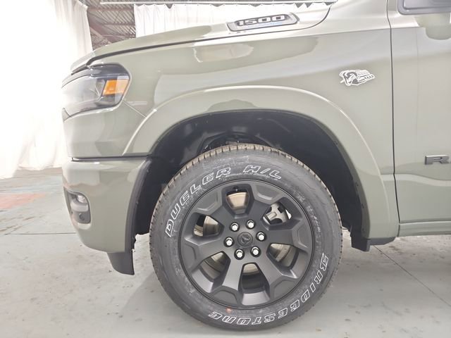 New 2026 RAM 1500 4x4 Crew Cab image 19