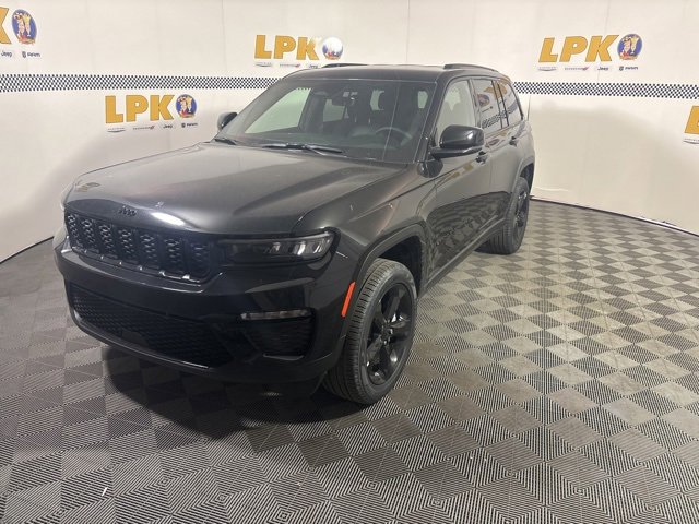 New 2025 Jeep Grand Cherokee Limited w/ Black Appearance Package image 10