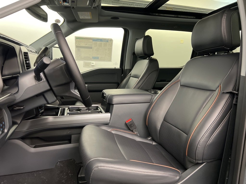 New 2026 Ford F350 Lariat w/ Black Appearance Package image 30
