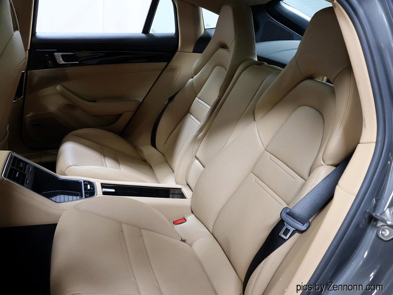 Used 2017 Porsche Panamera Sedan image 13