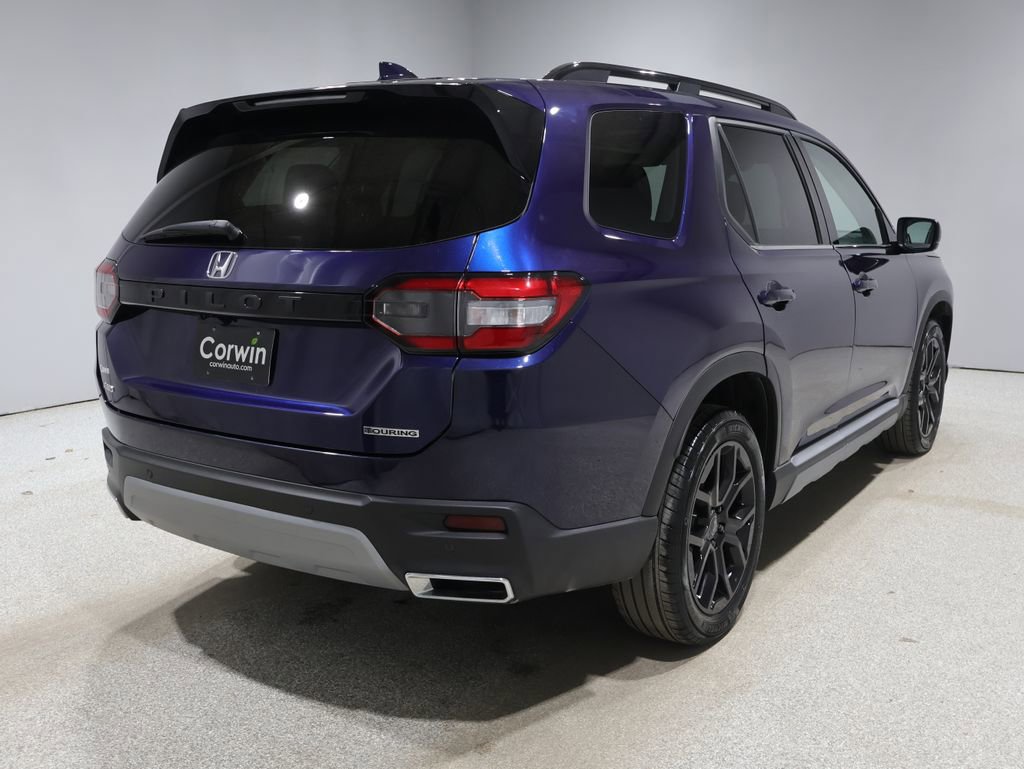 Used 2025 Honda Pilot Touring video 2