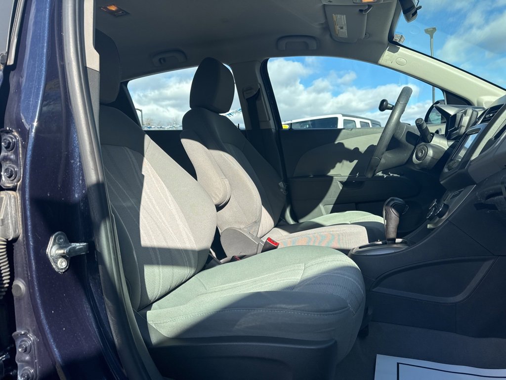 Used 2015 Chevrolet Sonic LT image 28
