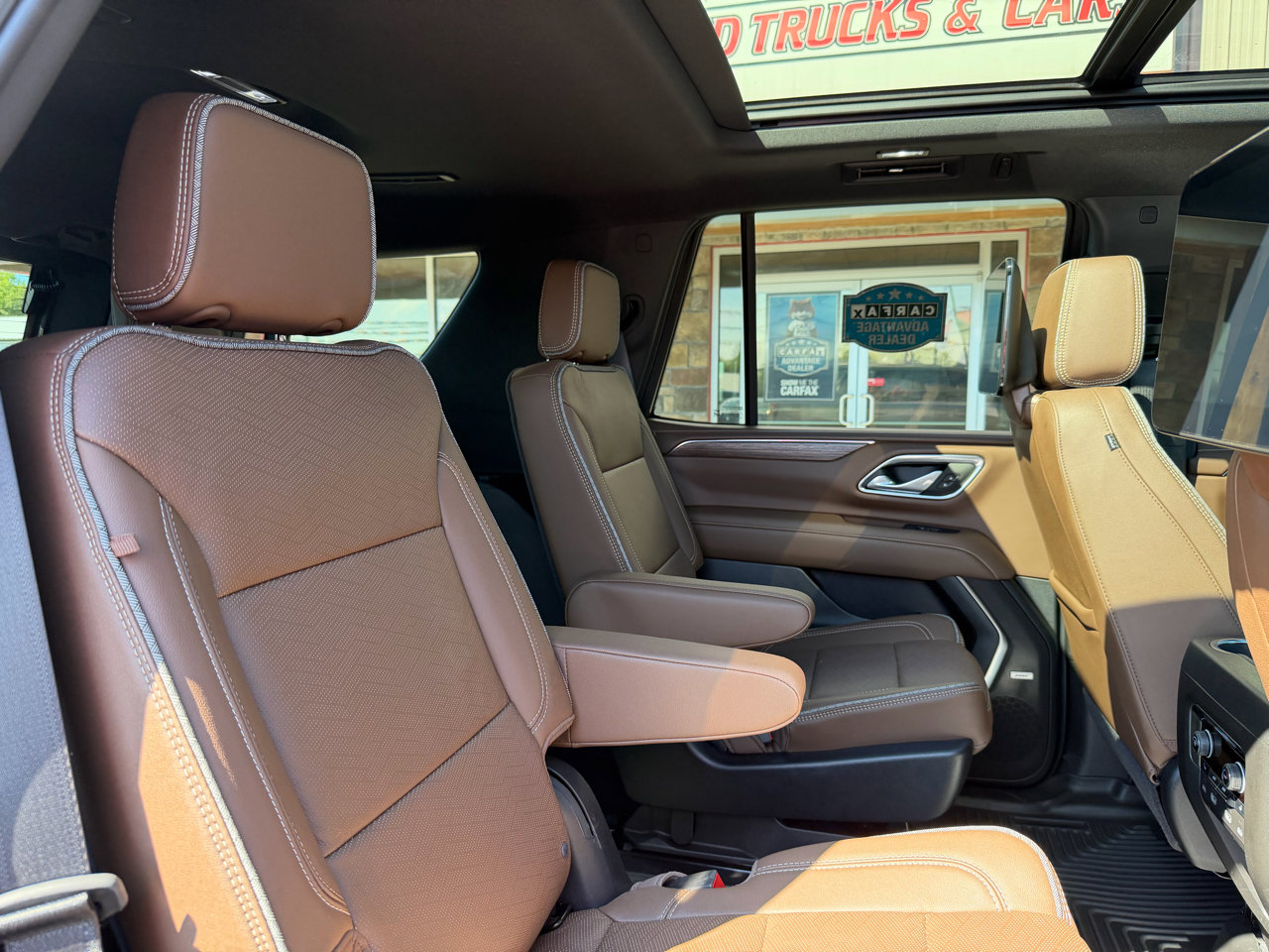 Used 2024 Chevrolet Tahoe High Country w/ Advanced Technology Package image 27