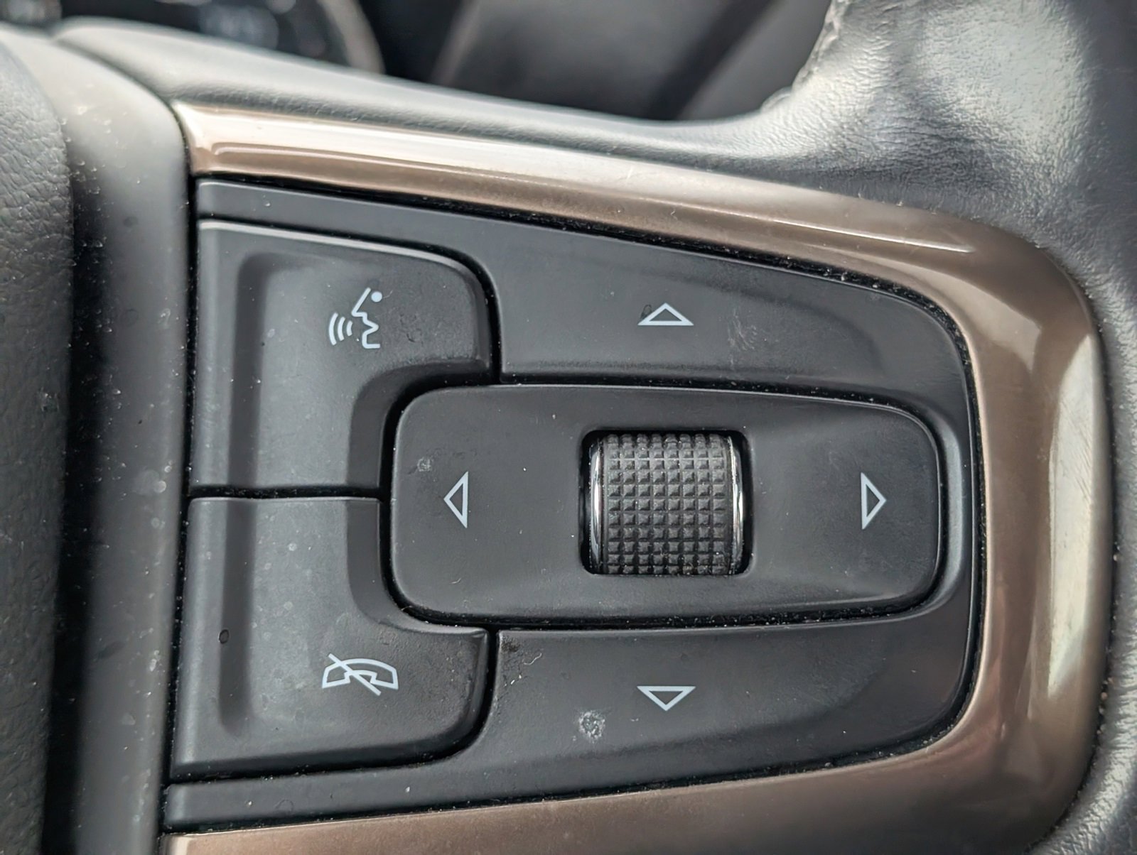 Used 2020 Chevrolet Silverado 1500 High Country w/ Technology Package image 16