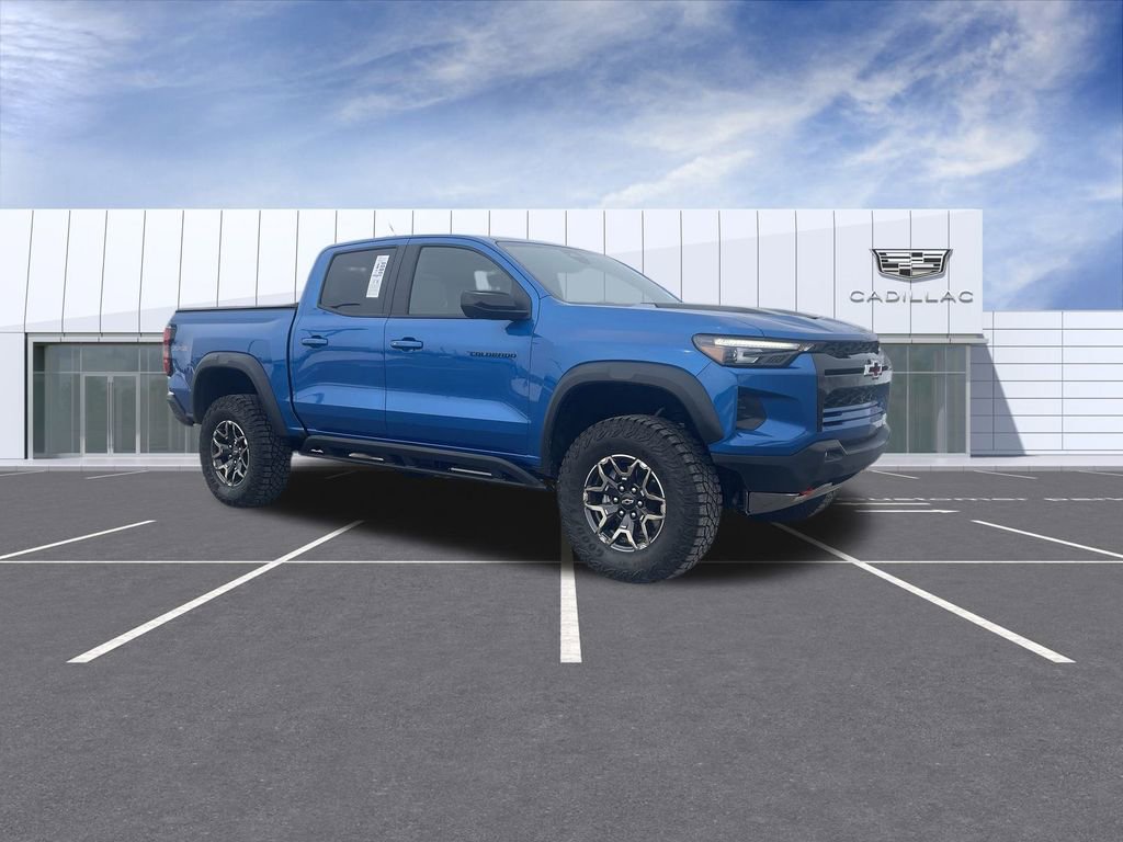 Used 2024 Chevrolet Colorado ZR2 w/ ZR2 Convenience Package III image 2