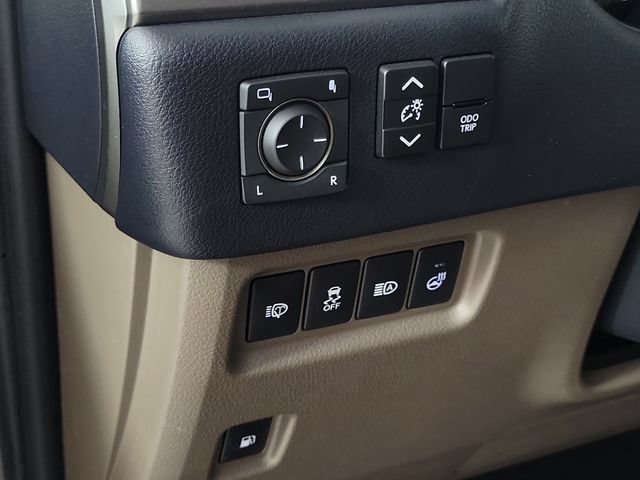 Used 2023 Lexus GX 460 Premium w/ Accessory Package AWD/4WD image 22