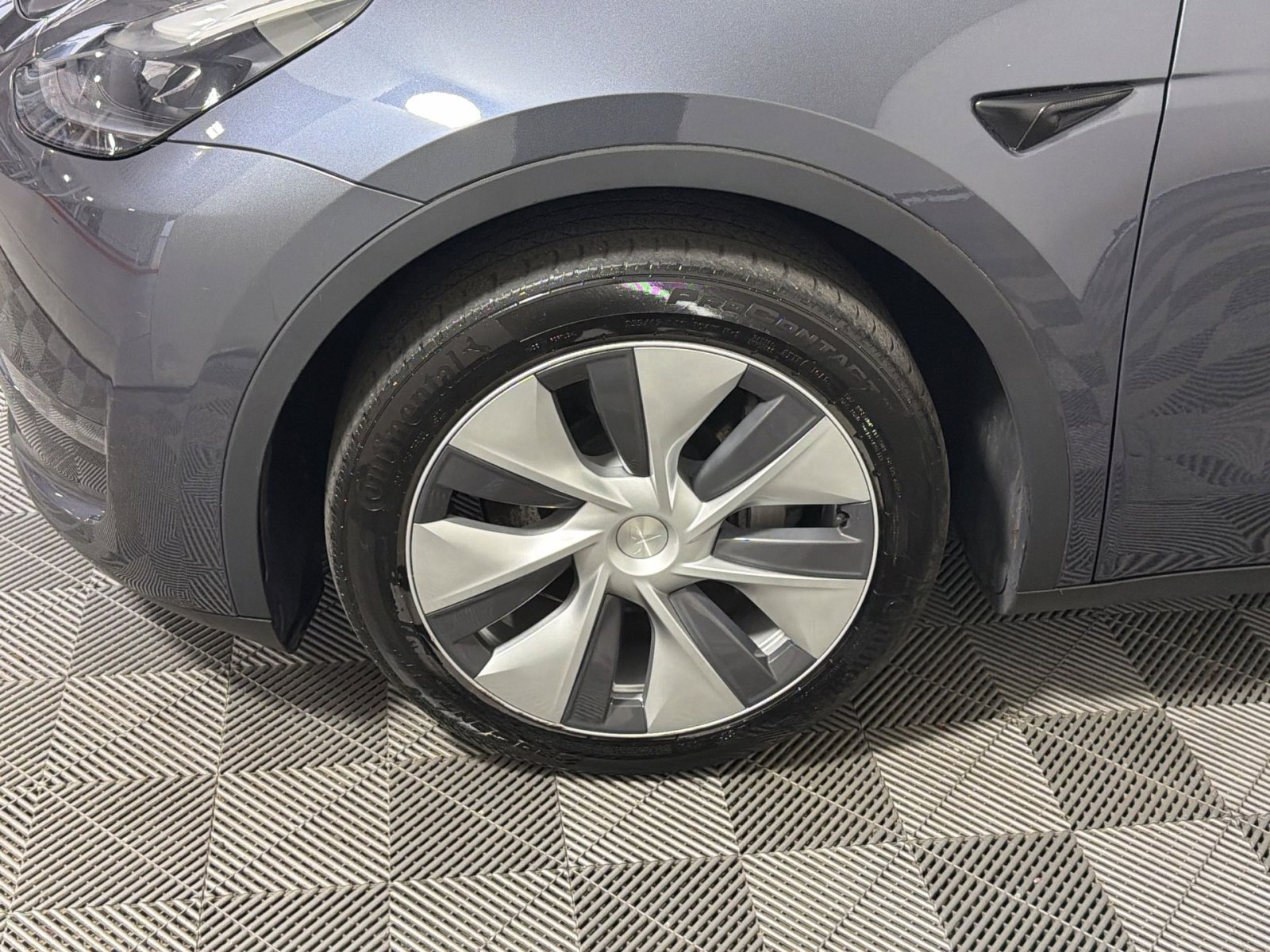 Used 2023 Tesla Model Y Long Range image 12