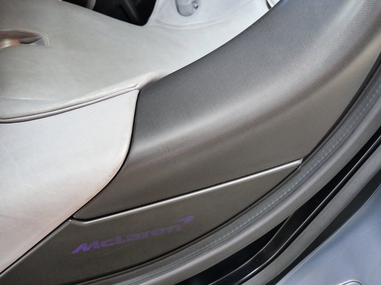 Used 2020 McLaren Speedtail RWD image 16