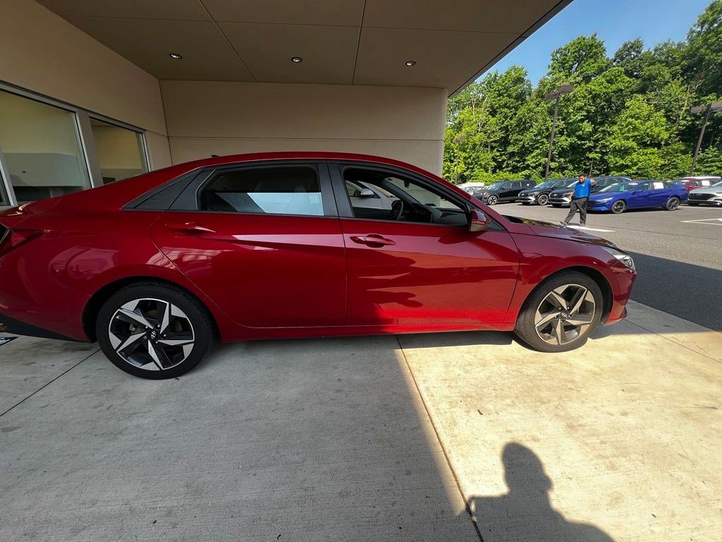 Certified 2023 Hyundai Elantra SEL w/ Convenience Package FWD image 7