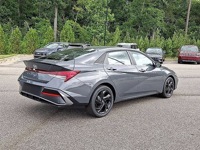 New 2026 Hyundai Elantra SEL Sport Premium FWD image 13