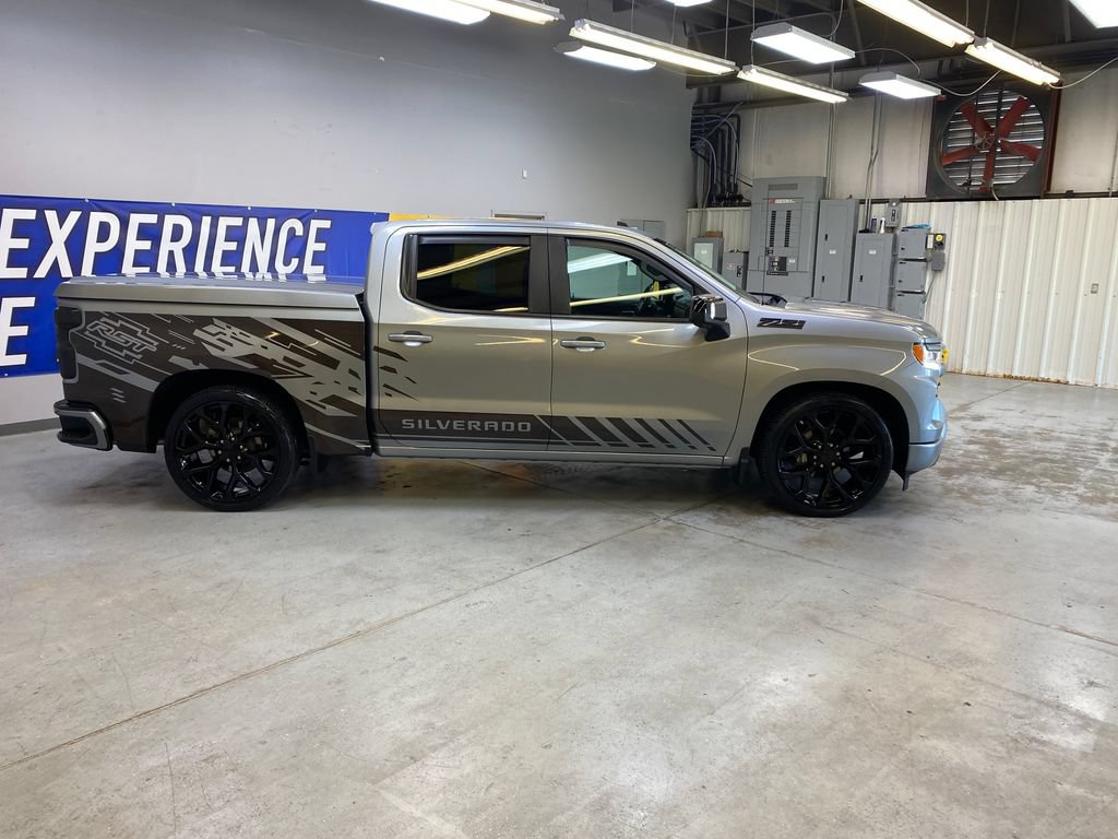 Used 2025 Chevrolet Silverado 1500 RST w/ Convenience Package II AWD/4WD image 8