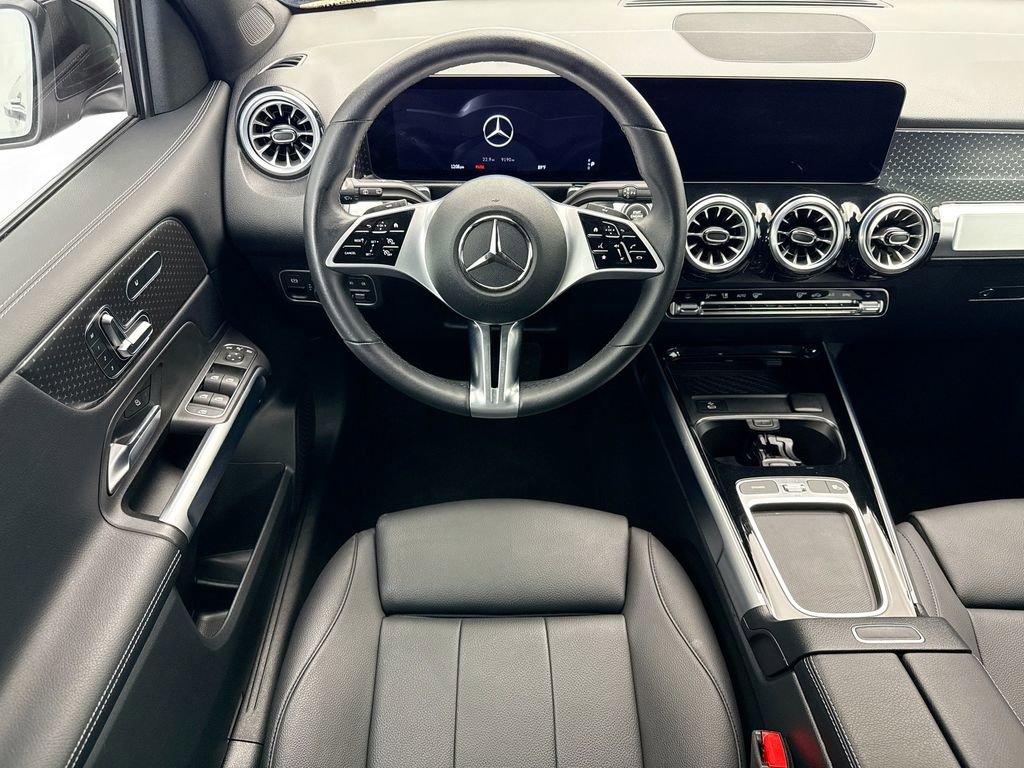 Used 2025 Mercedes-Benz GLB 250 image 10