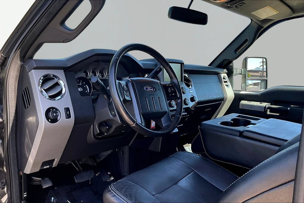 Used 2015 Ford F250 Lariat w/ Lariat Interior Package AWD/4WD image 16