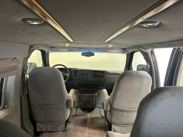 Used 2003 Chevrolet Express 1500 w/ Preferred Equipment Group 3 image 22