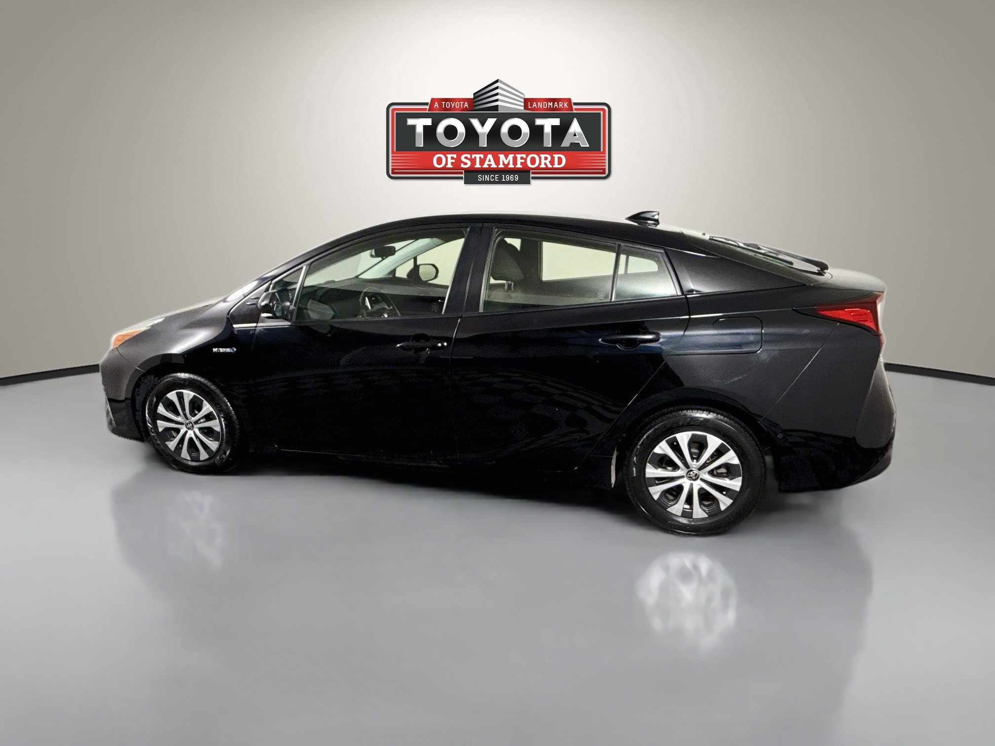 Certified 2021 Toyota Prius LE AWD/4WD image 4