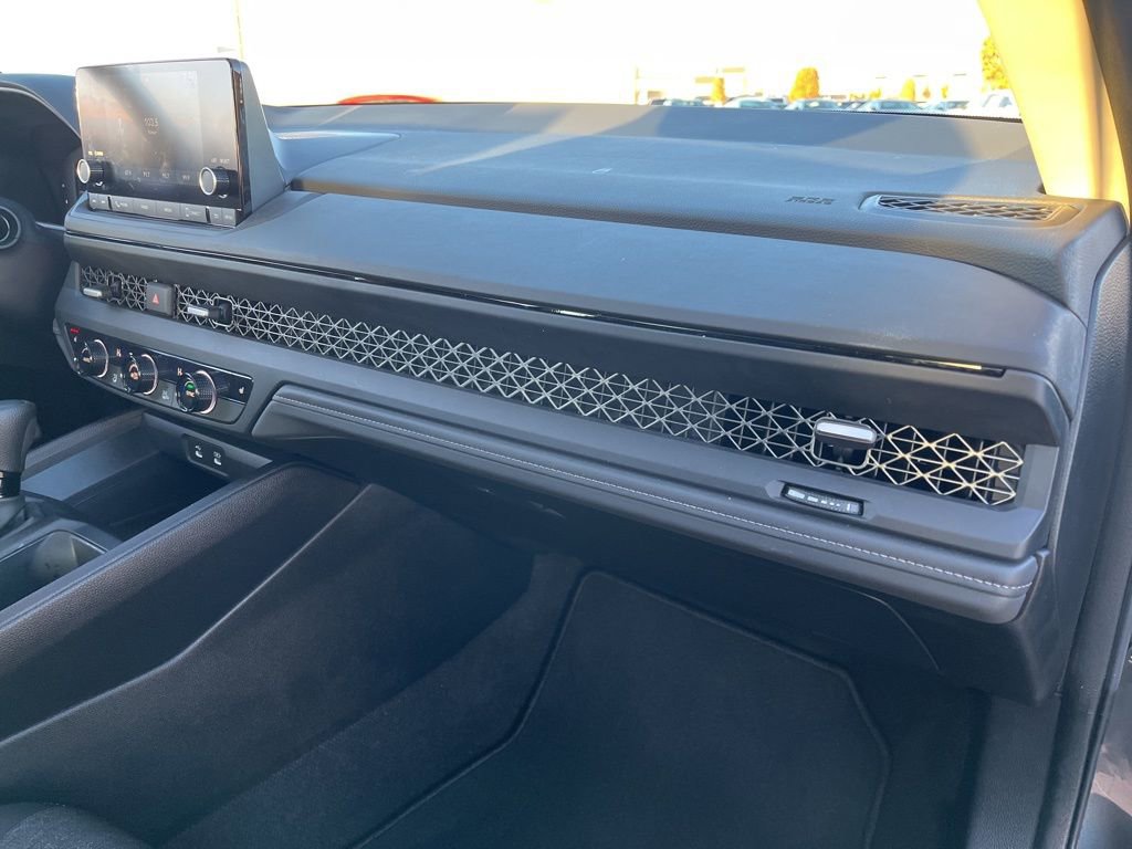 Certified 2024 Honda Accord EX image 28