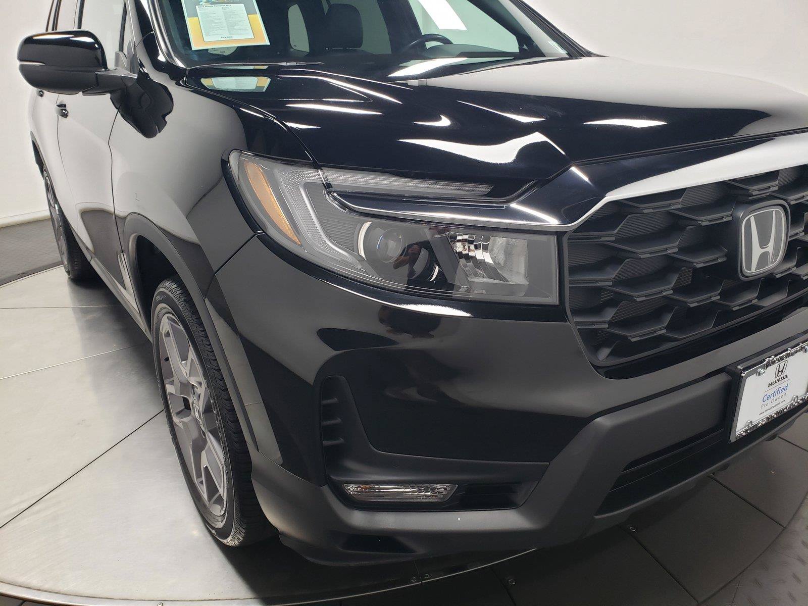 Certified 2023 Honda Passport EX-L image 3