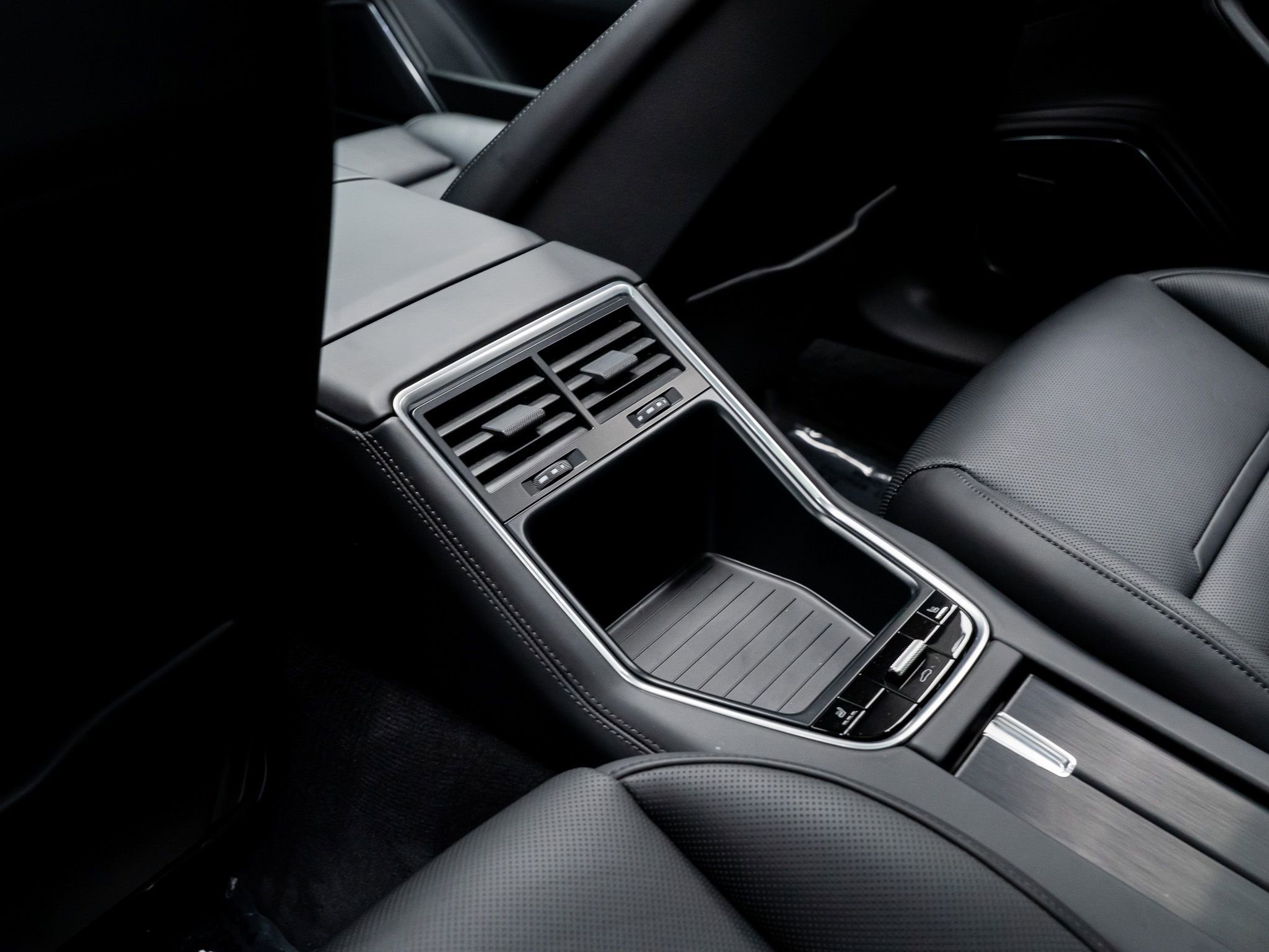 Used 2019 Porsche Panamera GTS w/ Assistance Package image 43