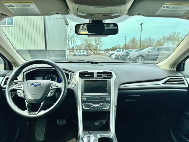 Used 2020 Ford Fusion SE image 17