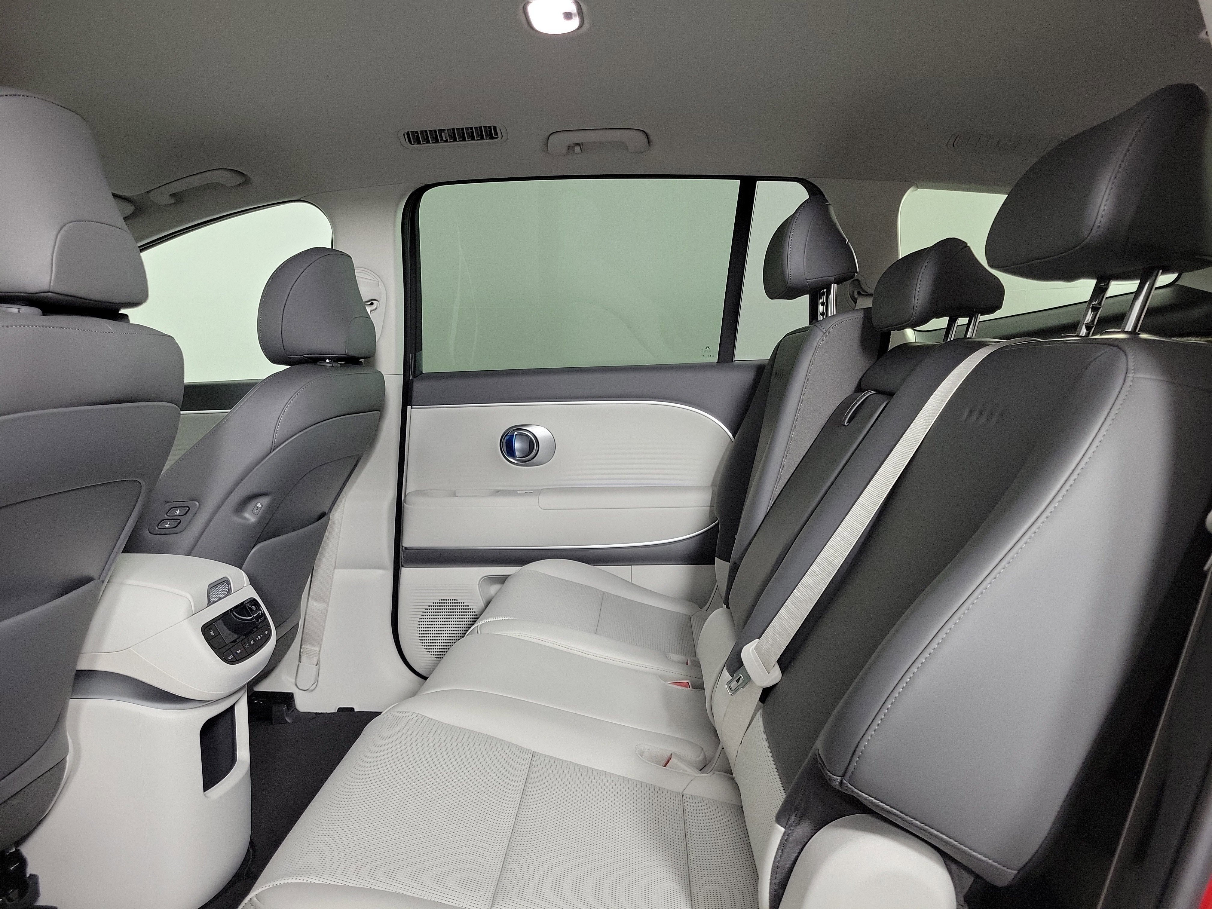New 2026 Hyundai Ioniq 9 SEL image 30