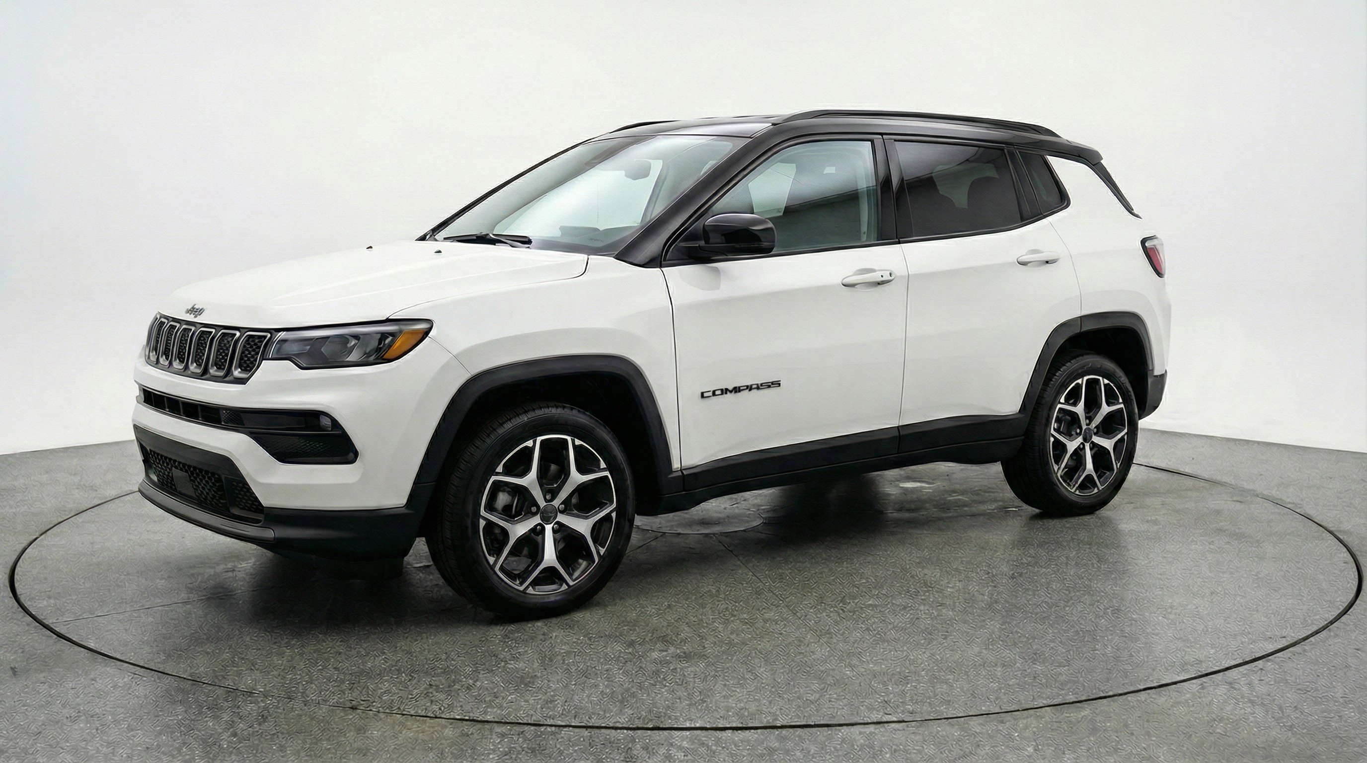 Used 2025 Jeep Compass Limited image 3