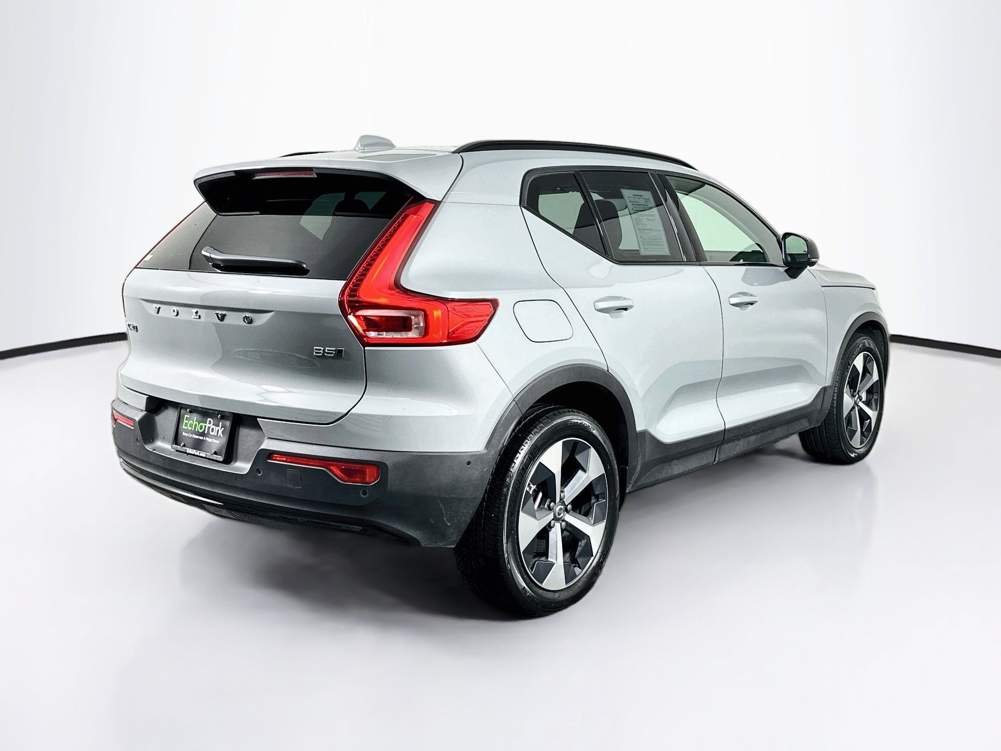 Used 2026 Volvo XC40 B5 Plus AWD/4WD image 9