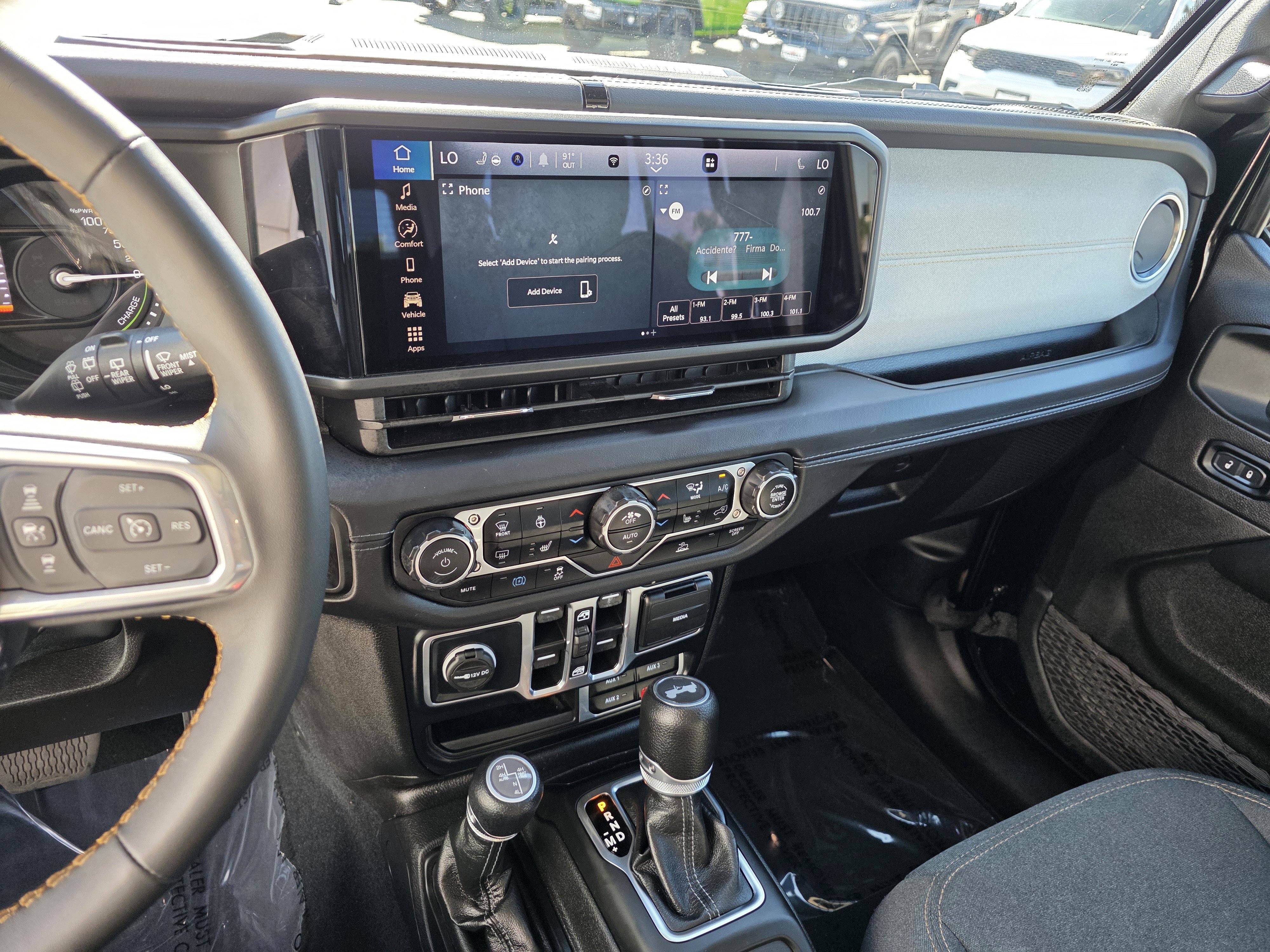 Certified 2024 Jeep Wrangler Sahara image 10