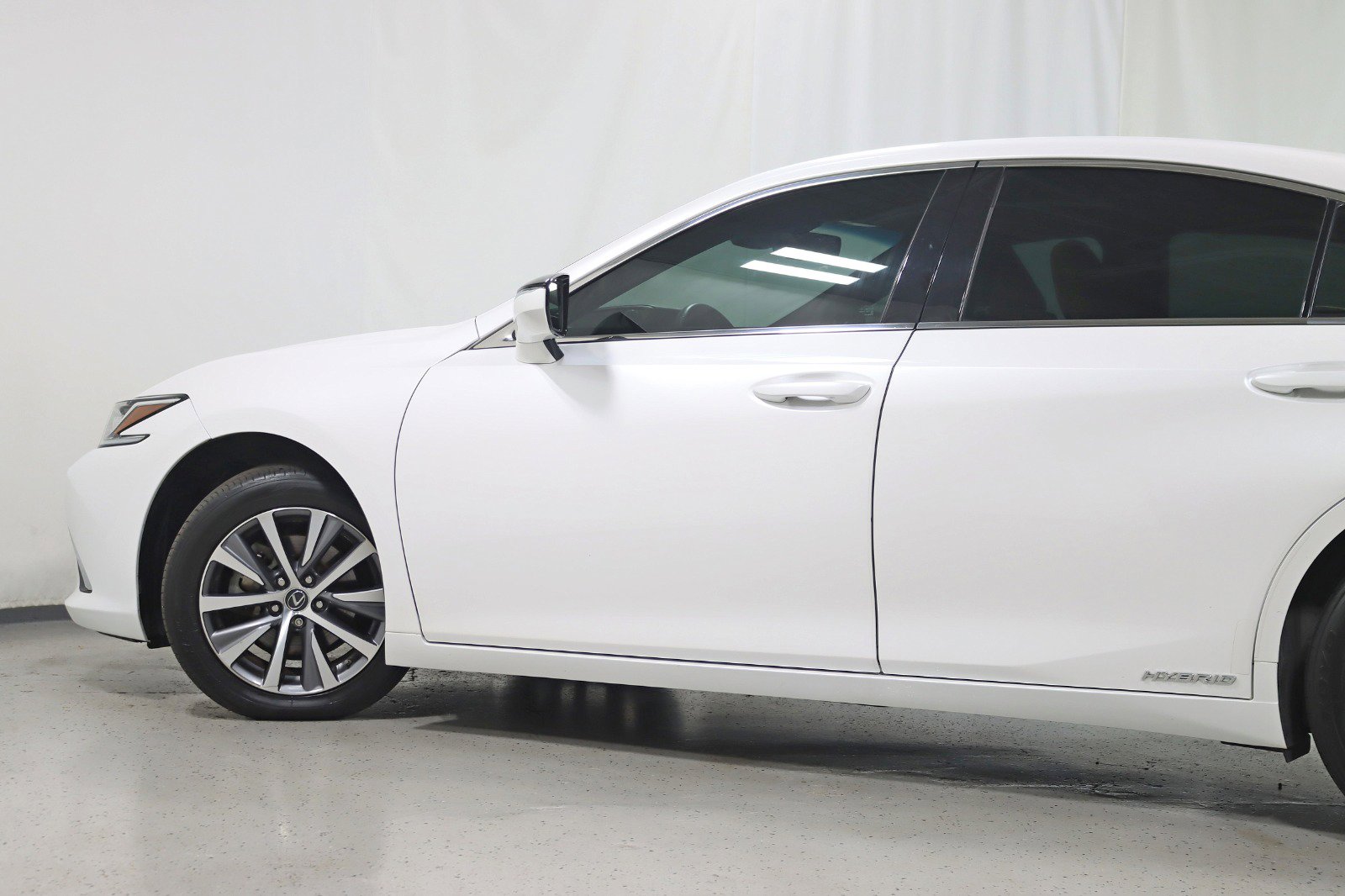 Used 2021 Lexus ES 300h w/ Accessory Package image 11