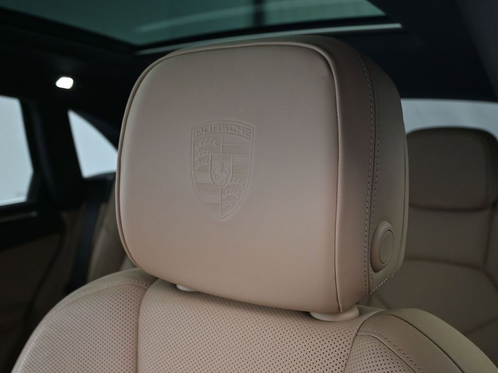 Certified 2022 Porsche Macan S image 20