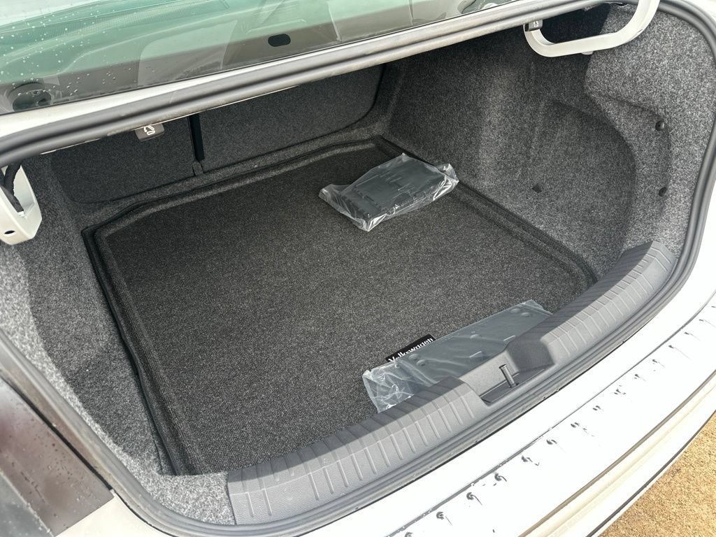 New 2026 Volkswagen Jetta SE FWD image 23