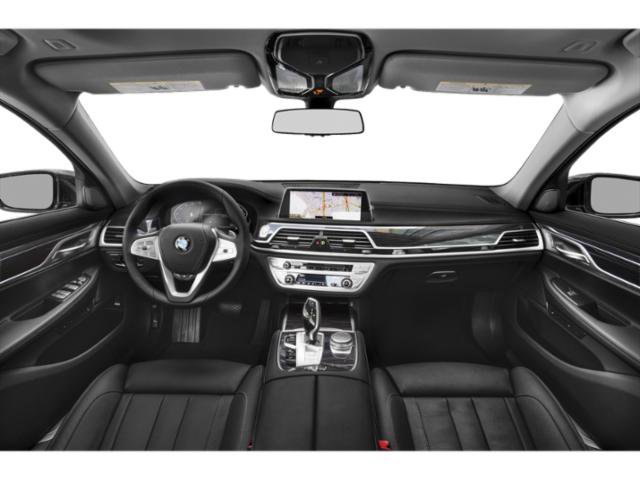 Used 2022 BMW 740i w/ M Sport Package RWD image 11