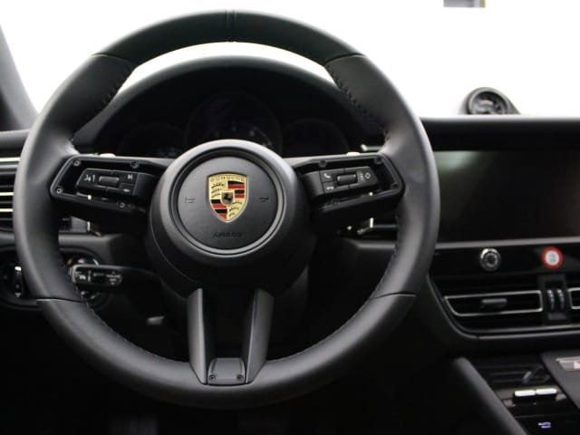 New 2024 Porsche Macan image 33