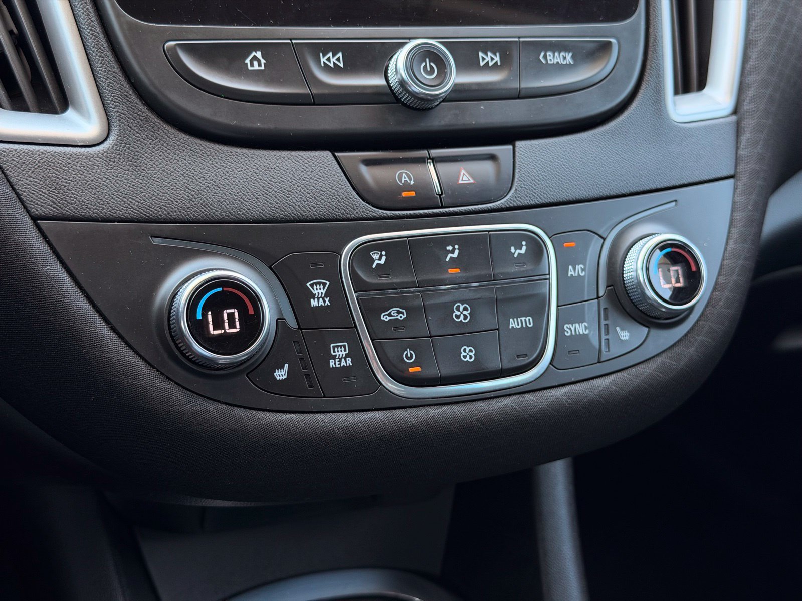 Used 2022 Chevrolet Malibu LT FWD image 33