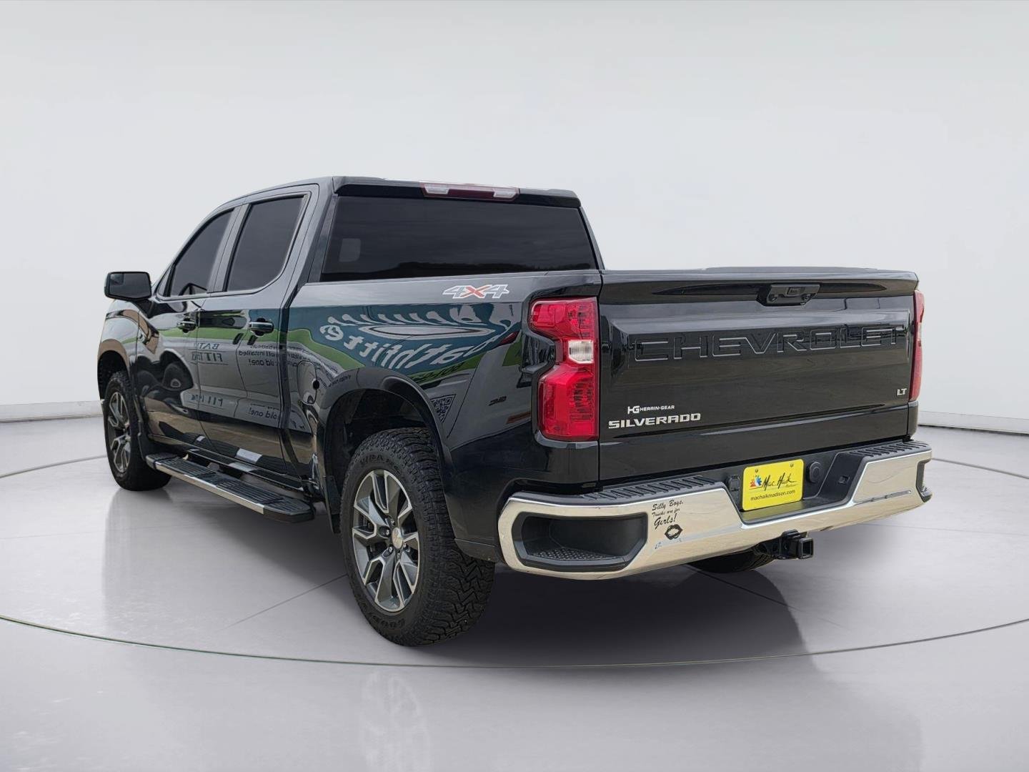 Used 2023 Chevrolet Silverado 1500 LT AWD/4WD image 10
