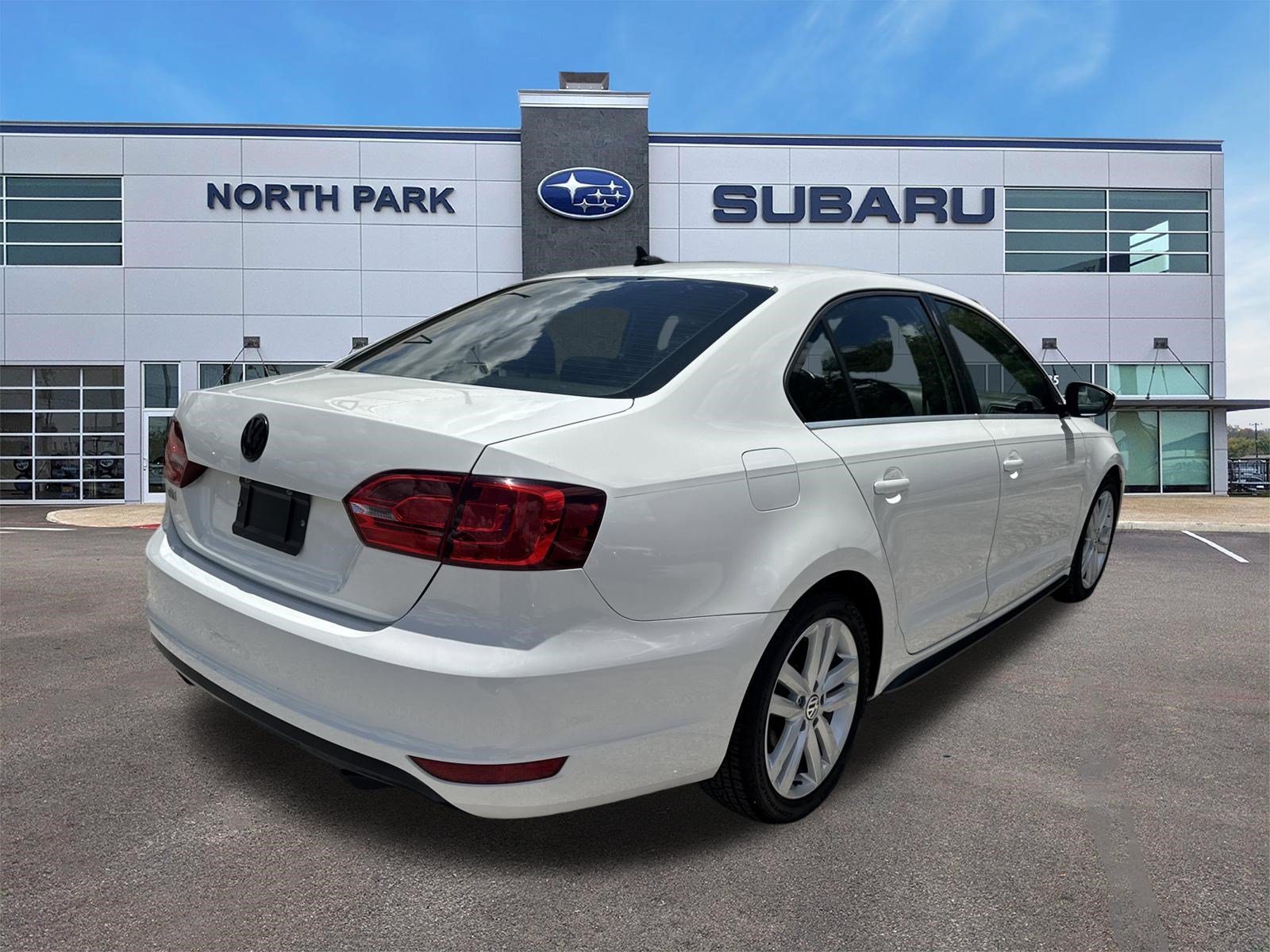 Used 2012 Volkswagen Jetta GLI FWD image 3