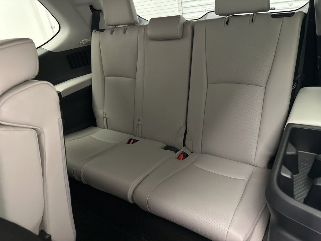 Used 2024 Toyota Grand Highlander XLE image 14