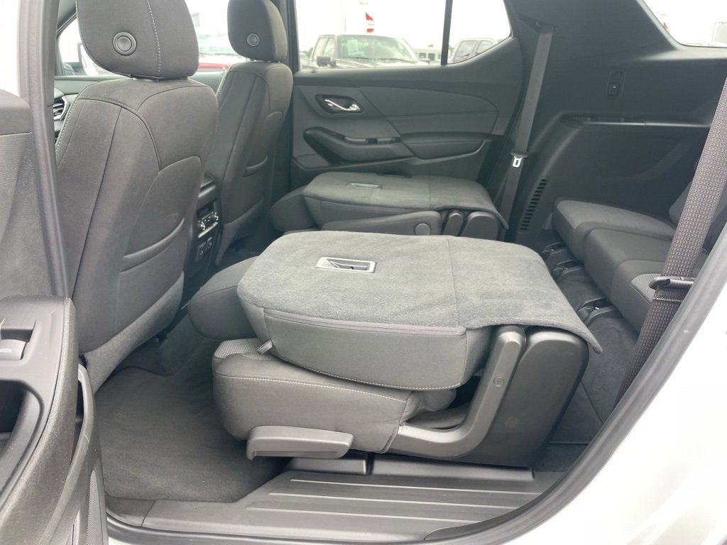 Used 2023 Chevrolet Traverse LT image 52