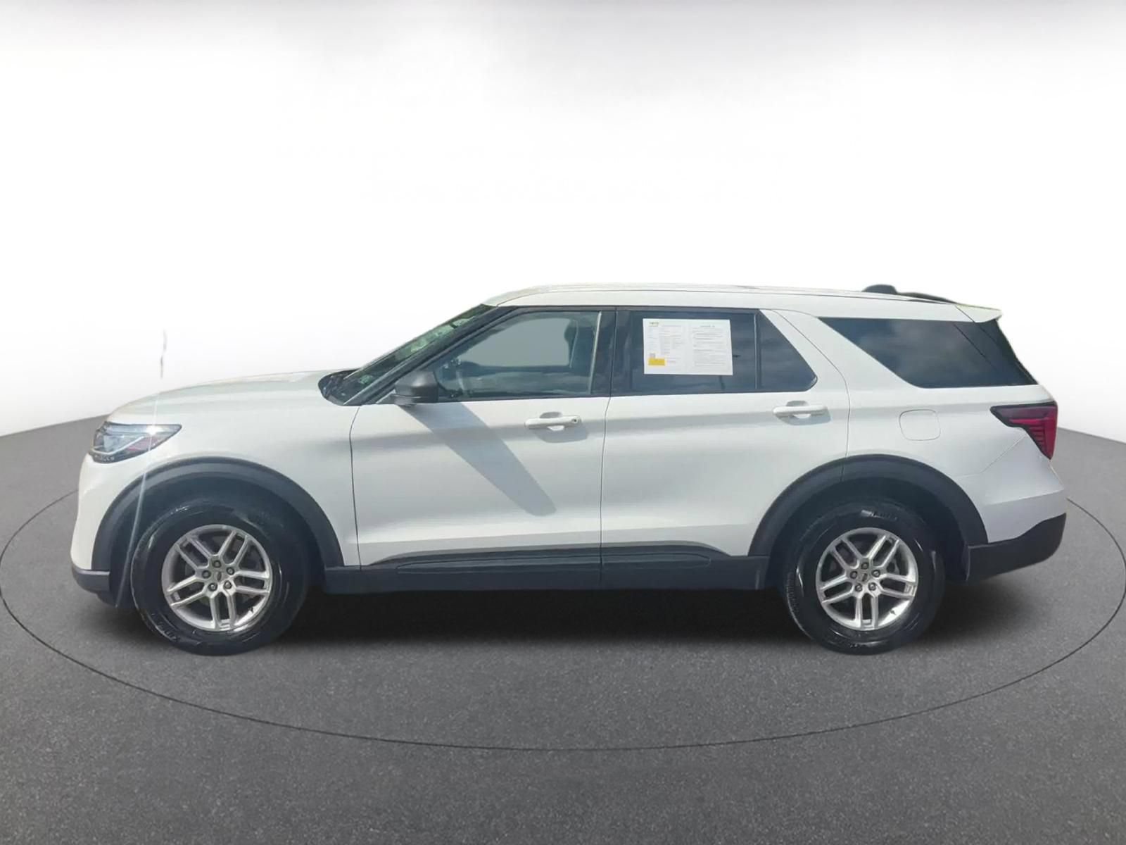 Used 2026 Ford Explorer Active AWD/4WD image 8
