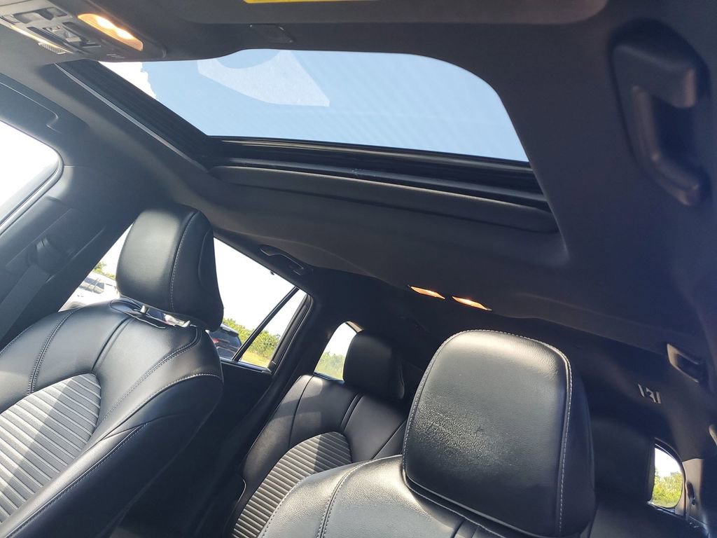 Certified 2023 Toyota Highlander L image 30