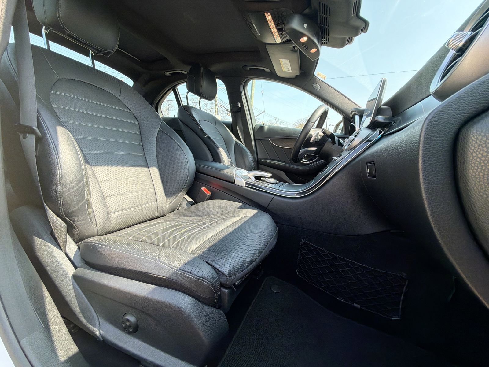 Used 2015 Mercedes-Benz C 400 4MATIC image 27